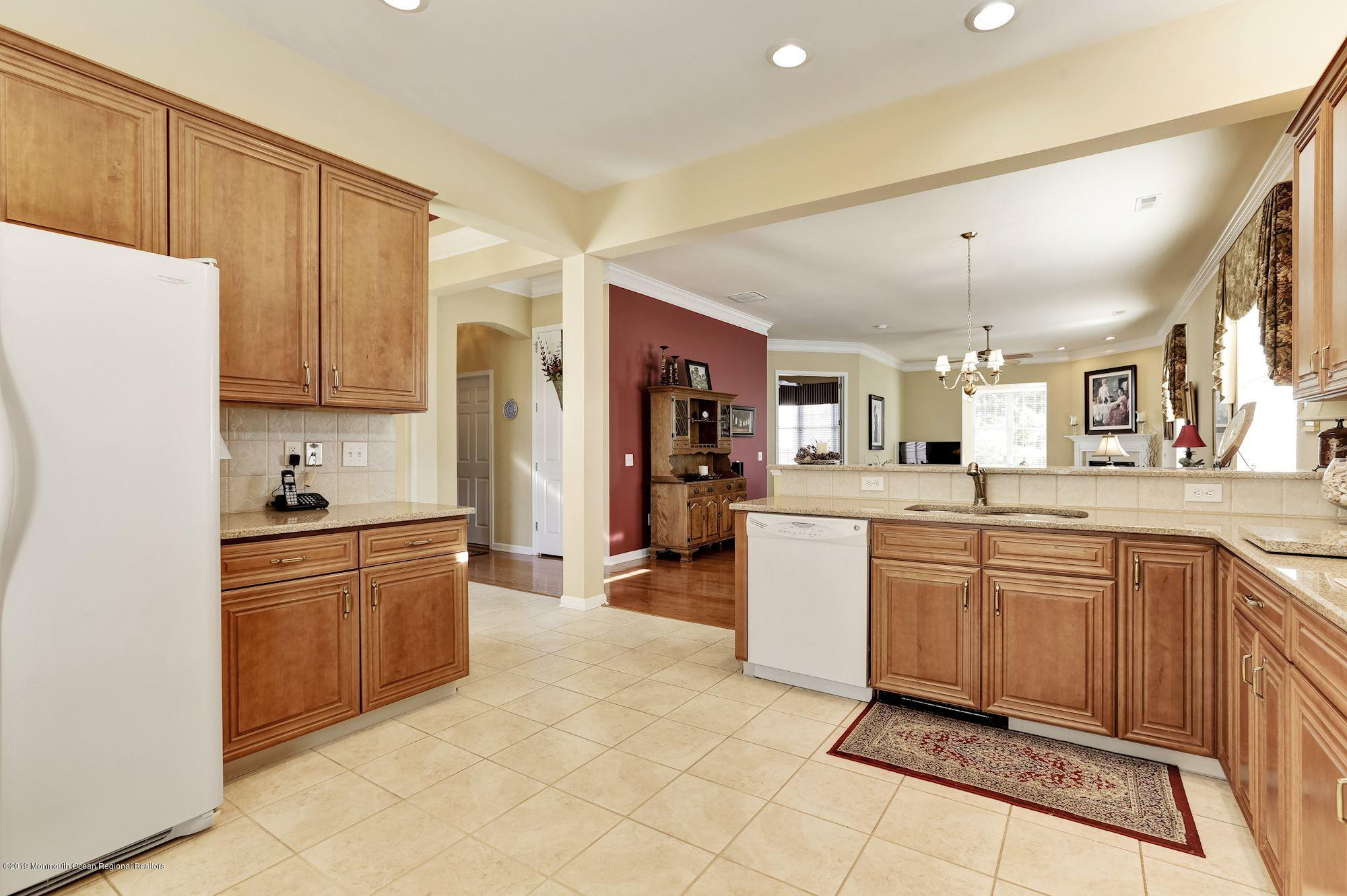 27 Barton Creek Road Jackson, NJ 08527 - Photo 9 of 45 Kitchen