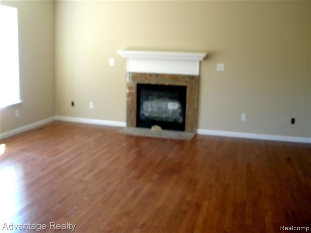 3891 Hazelton Avenue Rochester, MI 48307 - Photo 14 of 20 HARDWOOD