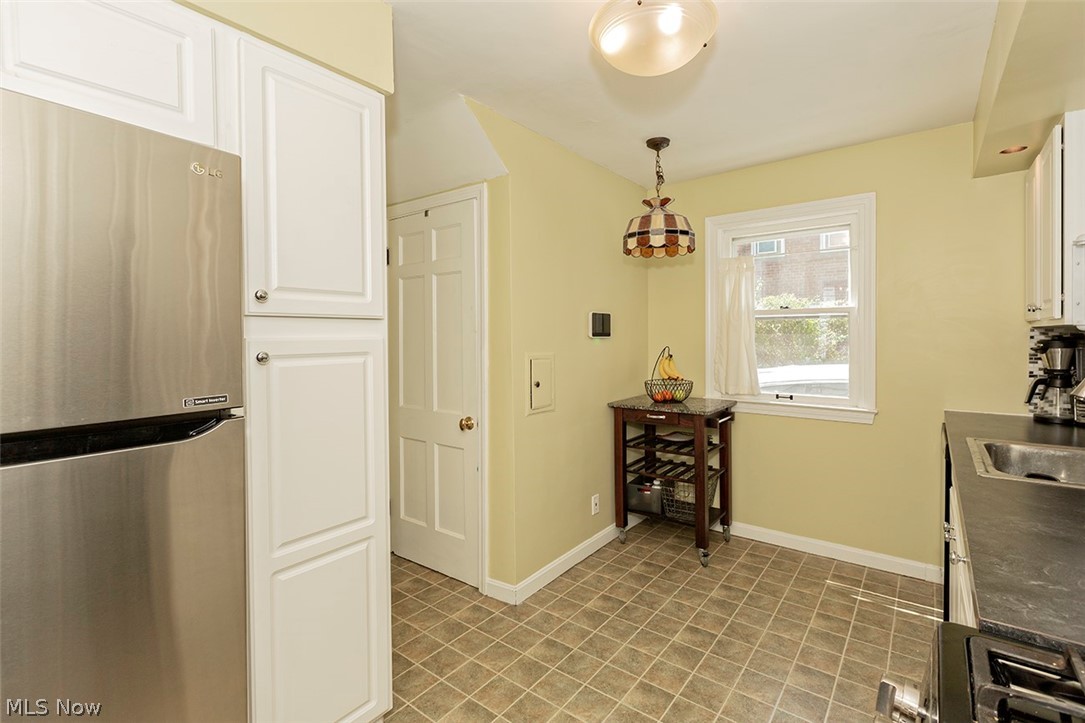 1408 Churchill Road Lyndhurst, OH 44124 - Photo 14 of 34