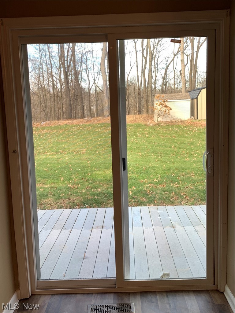 1509 McTaggart Road Stow, OH 44224 - Photo 19 of 30 Sliding glass doors directly off of Primary bedroom