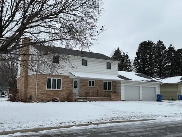$219,900 | 1405 9th Street, Clarkfield, MN 56223