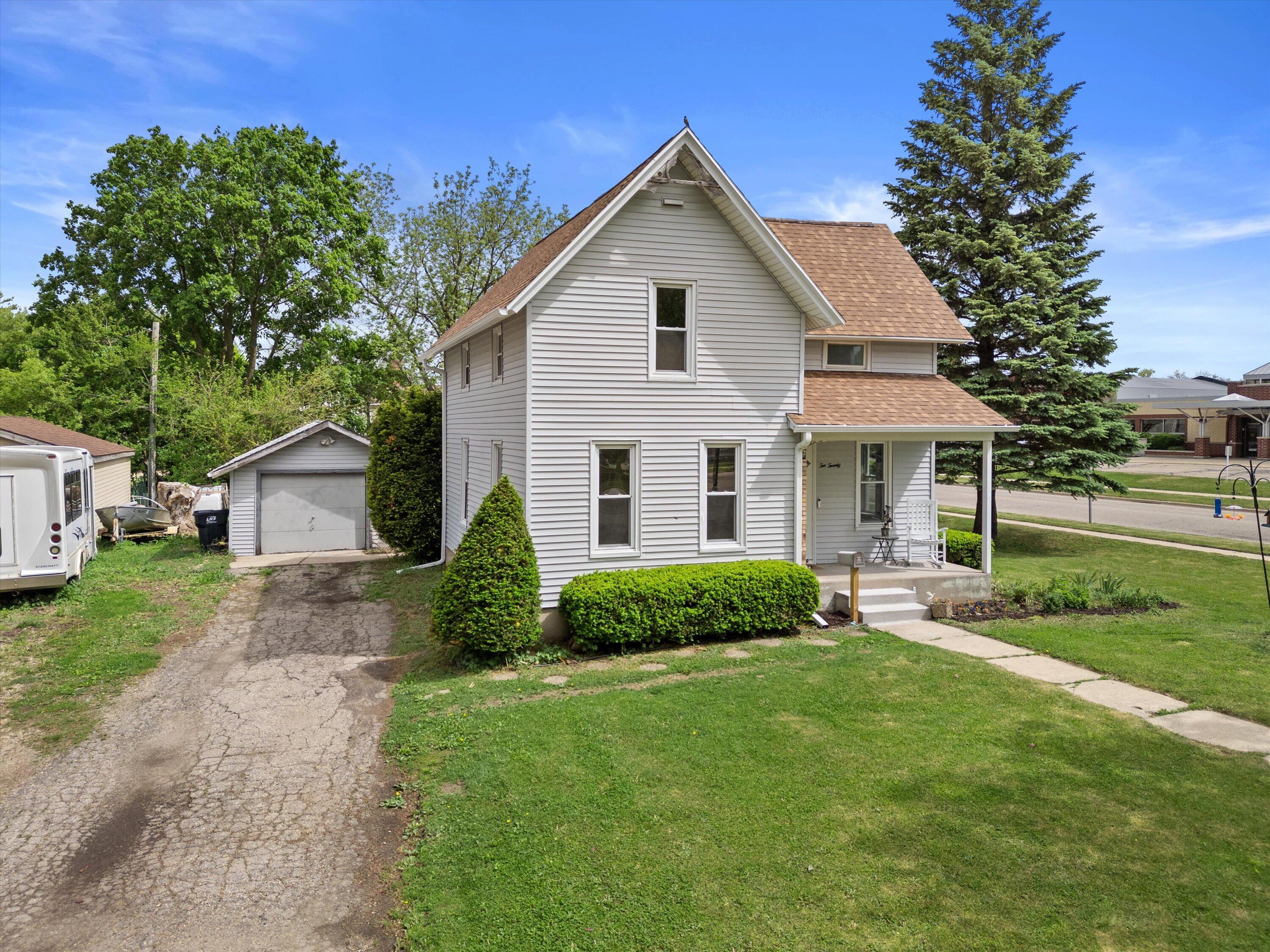 220 East Walworth Street Elkhorn, WI 53121 - Photo 1 of 32 220 E Walworth St