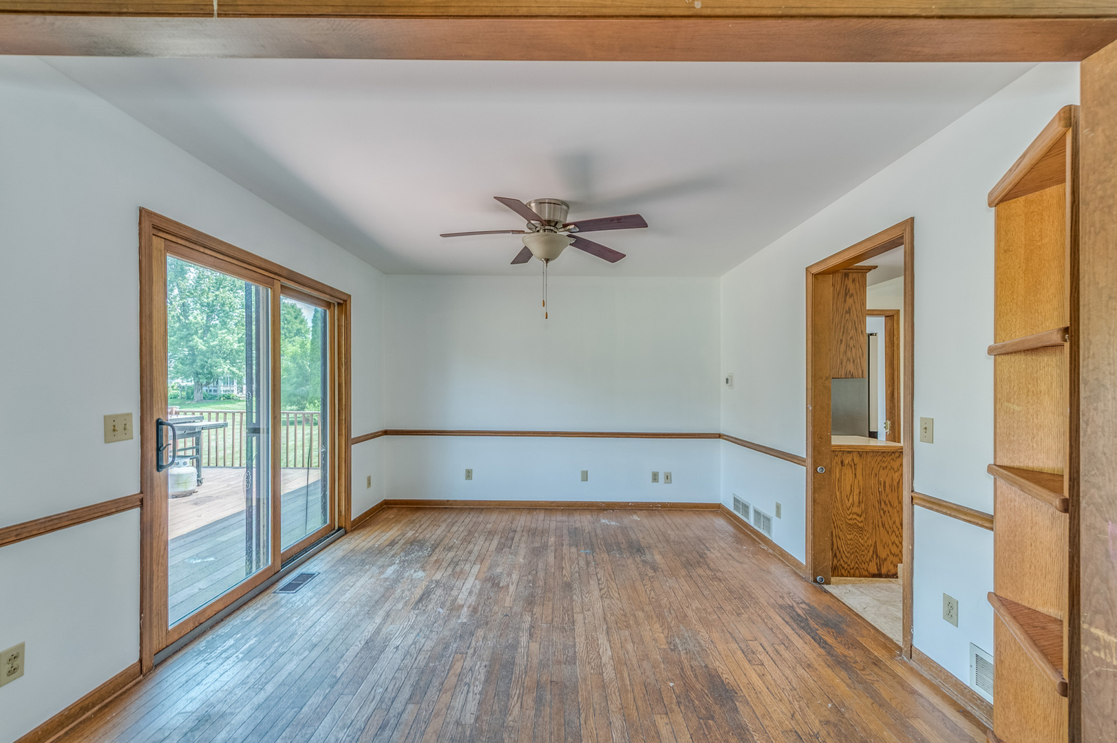41W700 Lenz Road Elgin, IL 60124 - Photo 9 of 30 Gallery Image 9
