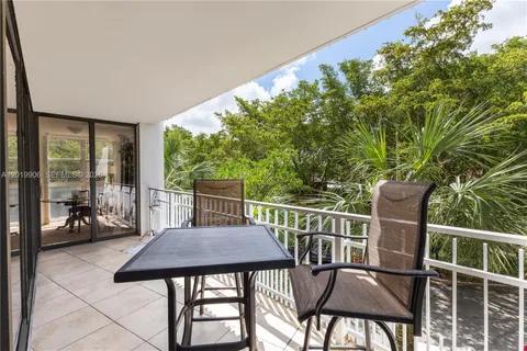 $399,995 | 2000 Towerside Terrace, Unit 311, Miami, FL 33138