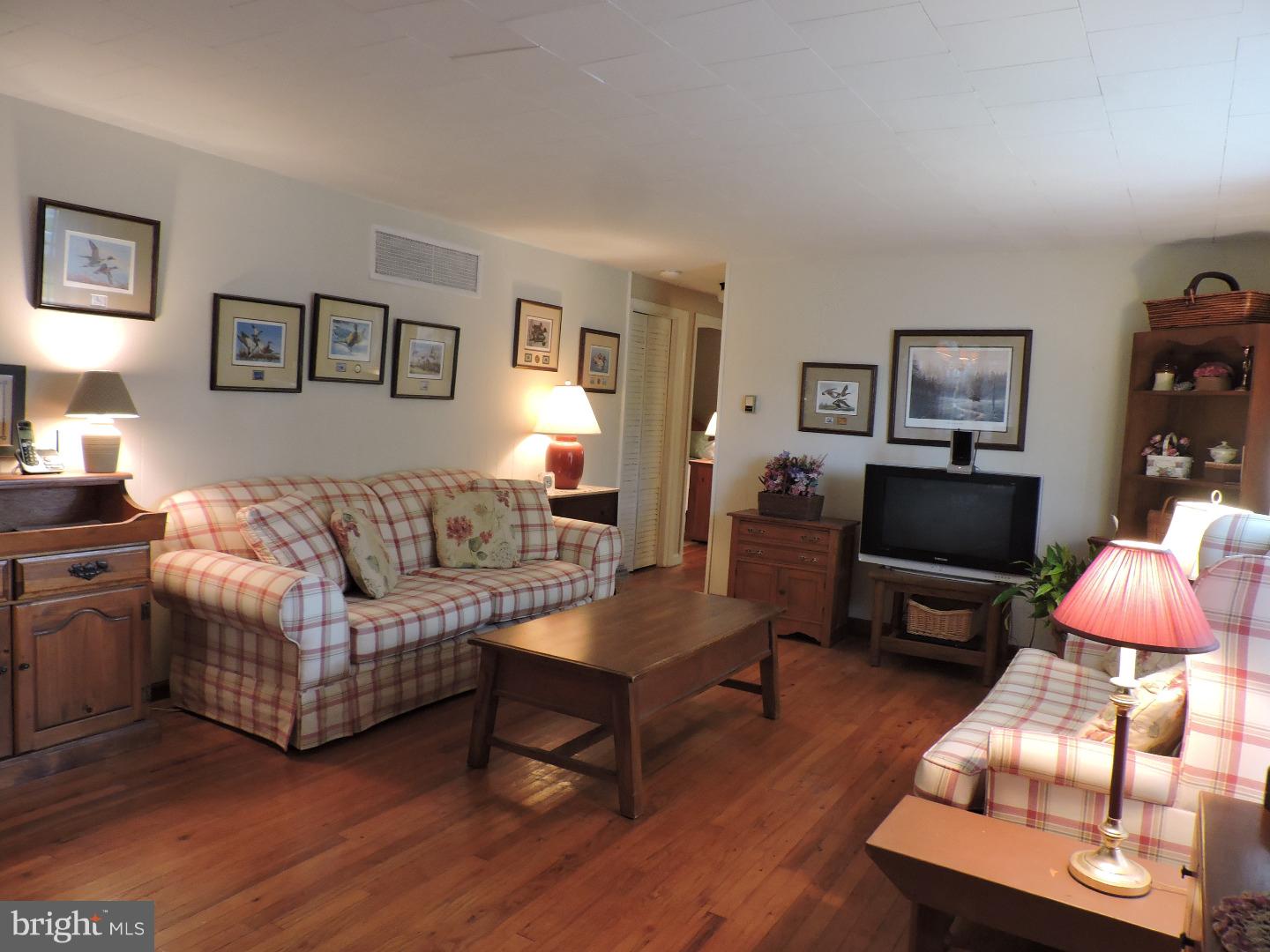 15 Nassau Road Lumberton, NJ 08048 - Photo 2 of 13 Living Room