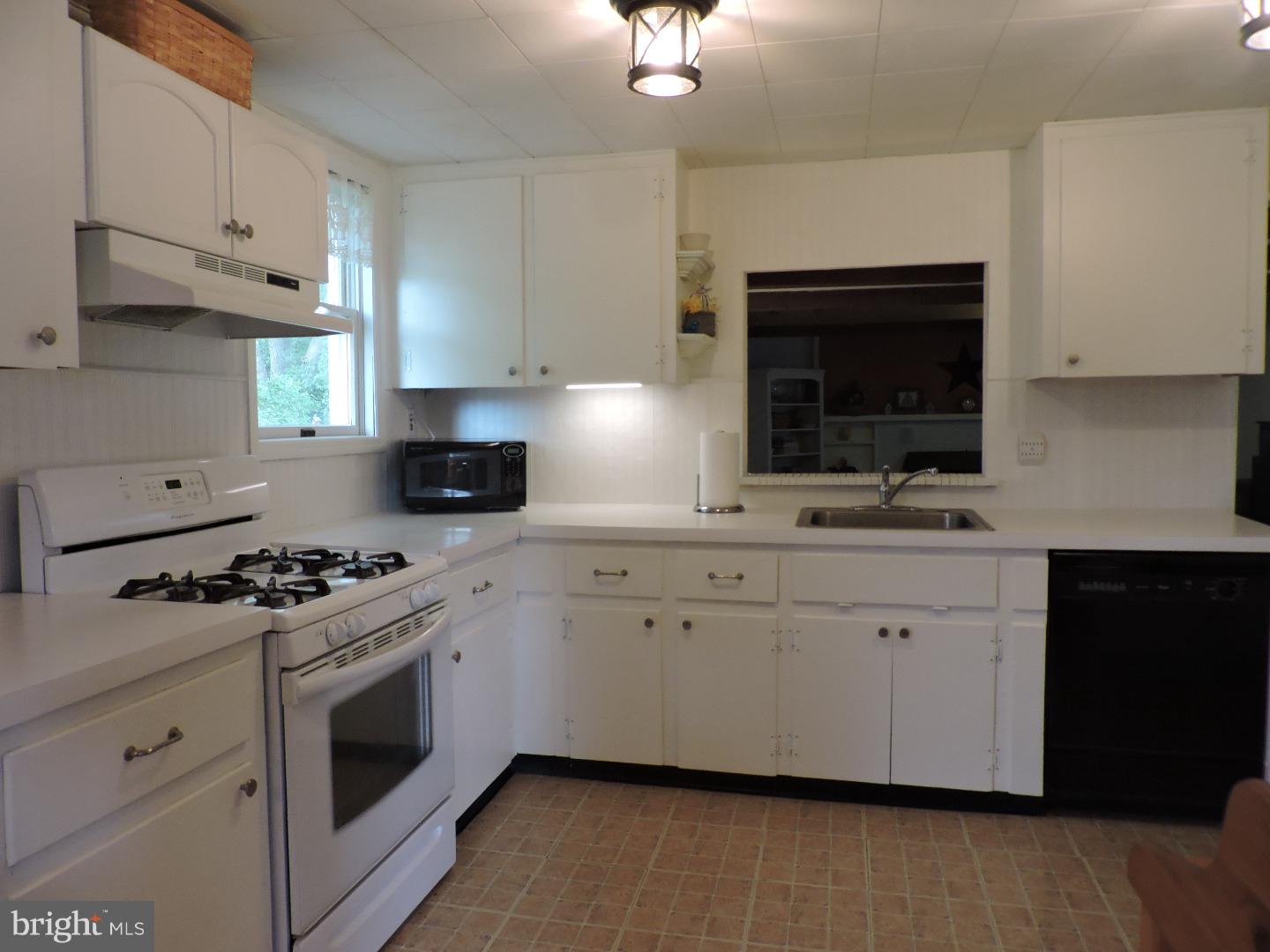 15 Nassau Road Lumberton, NJ 08048 - Photo 5 of 13 Kitchen