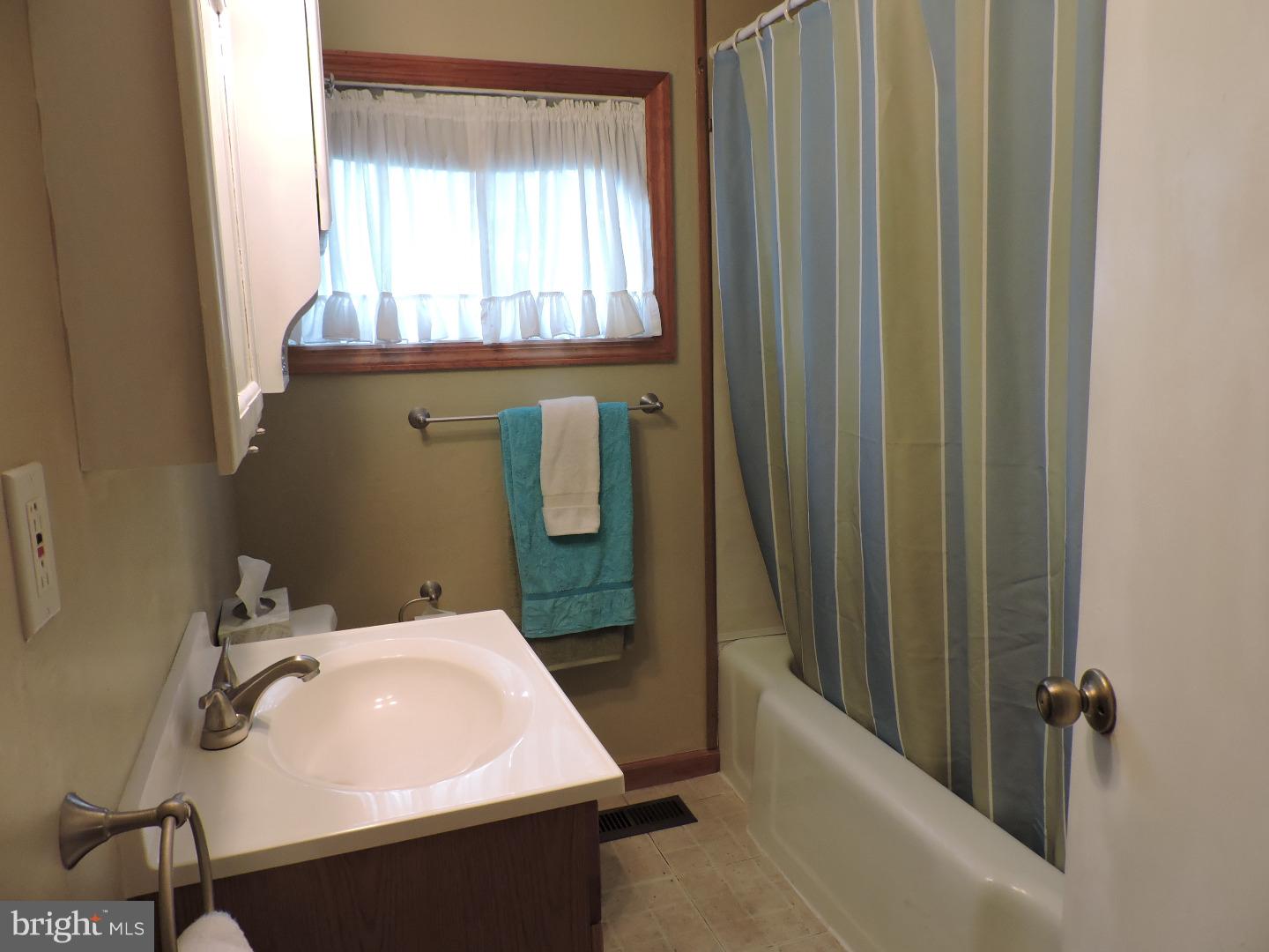 15 Nassau Road Lumberton, NJ 08048 - Photo 10 of 13 Bathroom