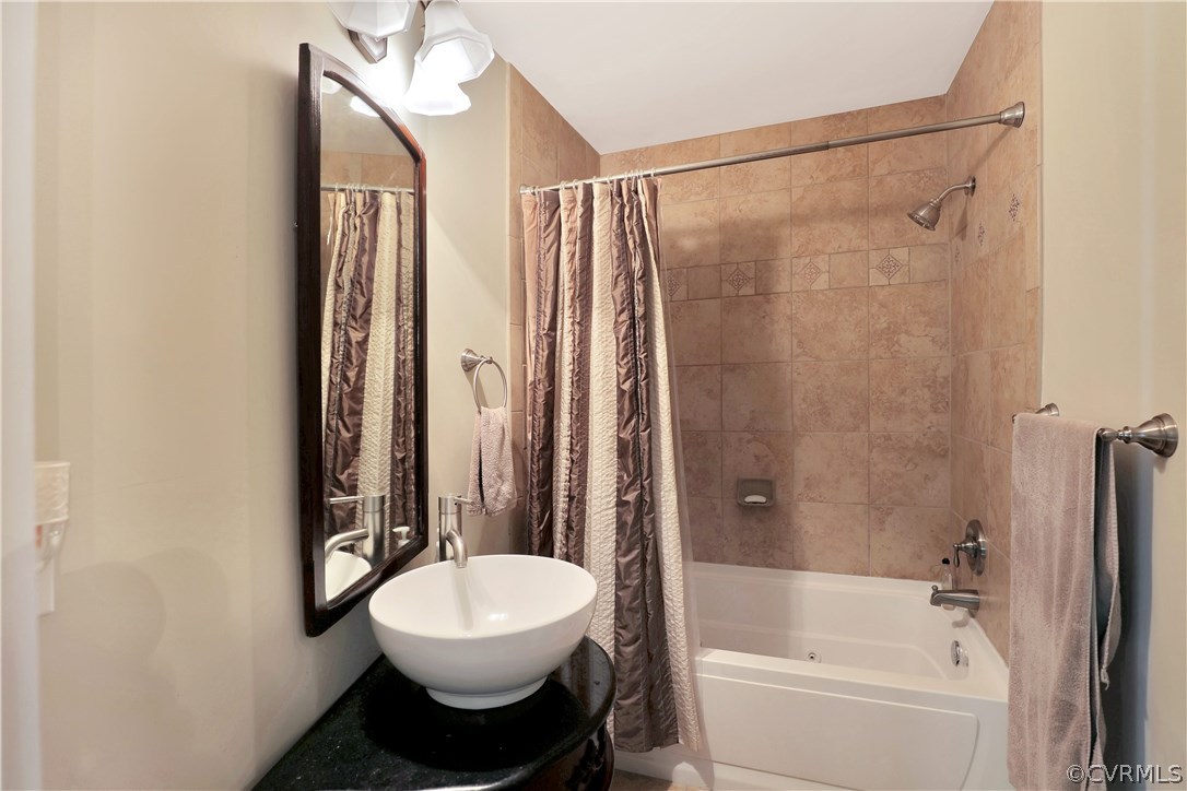 6400 Moseley Road Moseley, VA 23120 - Photo 36 of 47 a bathroom with a sink toilet and shower