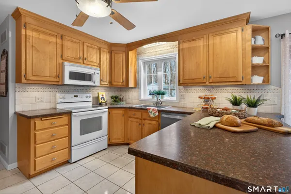 $545,000 | 26 Tanglewood Drive, Preston, CT 06365