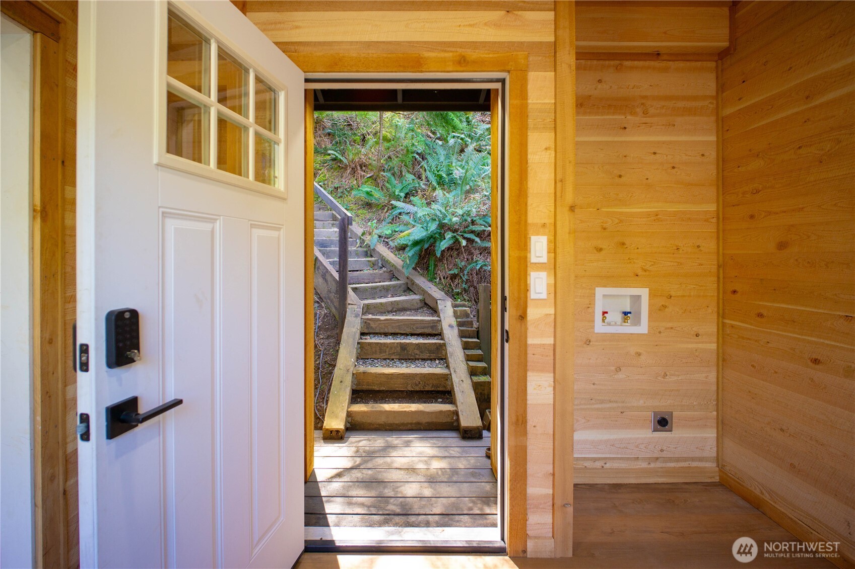 570 South Shore Road Port Angeles, WA 98363 - Photo 9 of 40