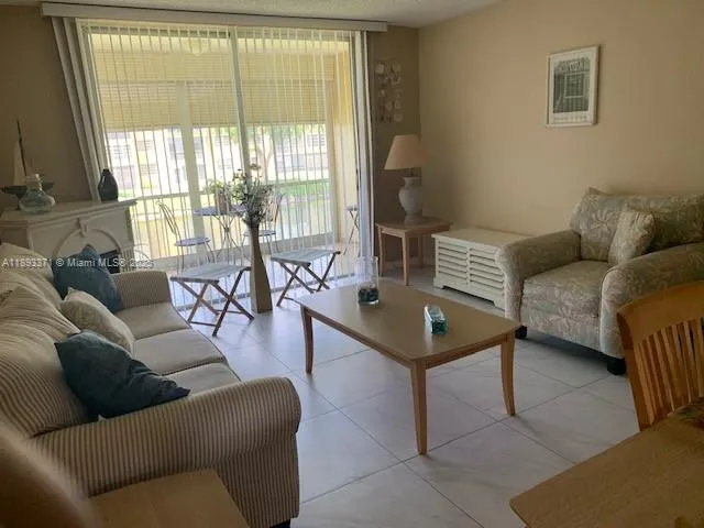 $1,440 | 6021 Northwest 61st Avenue, Unit 208, Tamarac, FL 33319