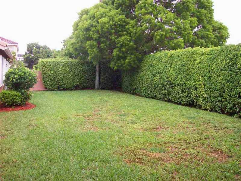 10891 Ravel Court Boca Raton, FL 33498 - Photo 15 of 16 Yard/Garden