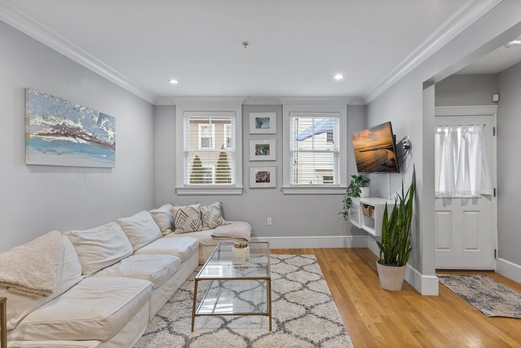 7 Franklin Street, Unit 1 Boston, MA 02129 - Photo 3 of 34