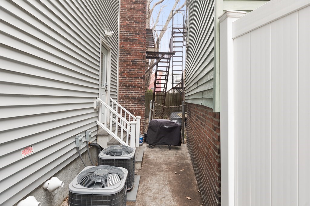 7 Franklin Street, Unit 1 Boston, MA 02129 - Photo 33 of 34