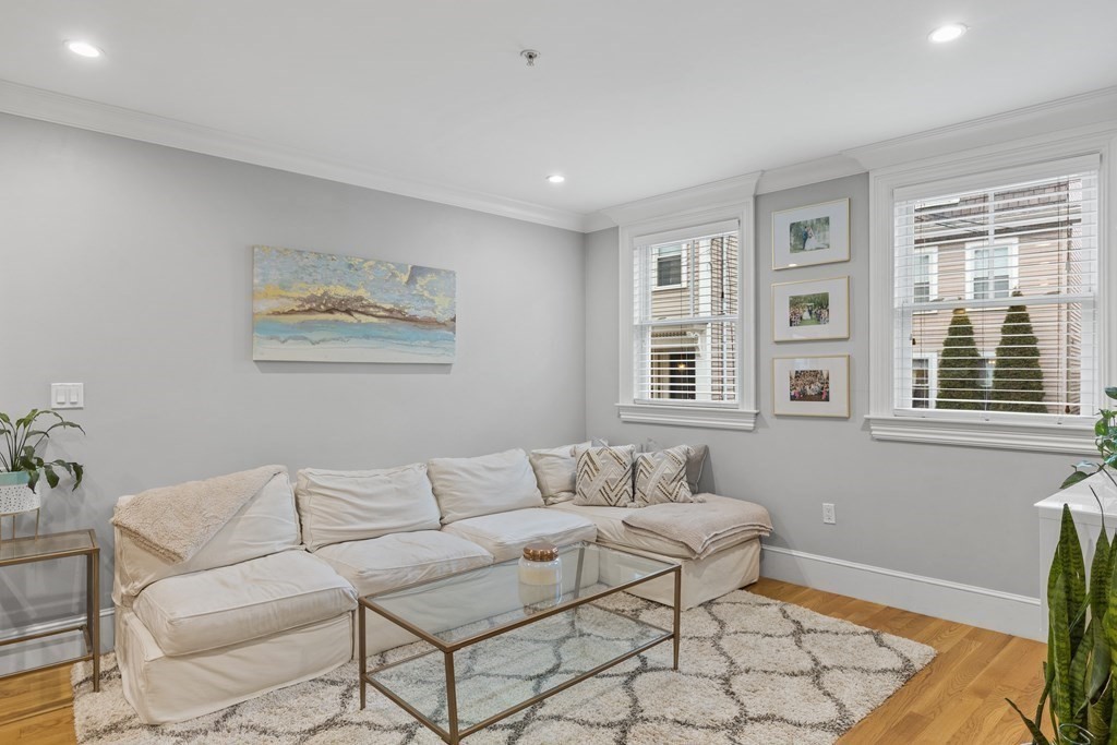 7 Franklin Street, Unit 1 Boston, MA 02129 - Photo 4 of 34