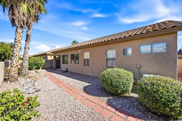 $2,100 | 906 East Sheffield Avenue, Chandler, AZ 85225