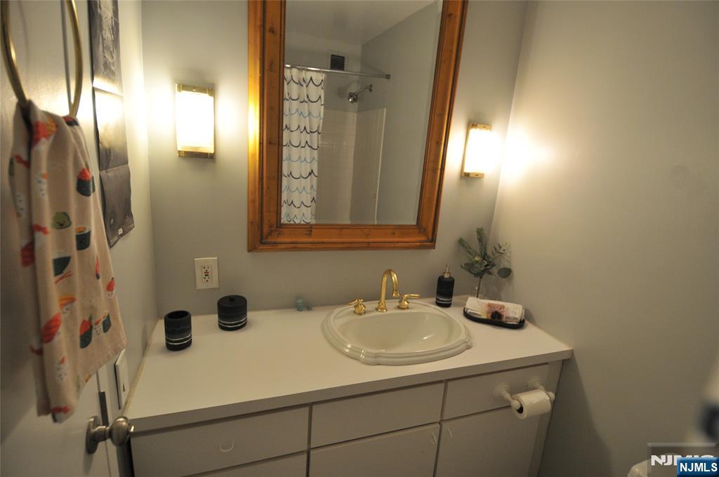250 Gorge Road, Unit 28I Cliffside Park, NJ 07010 - Photo 15 of 24 Gallery Image 15