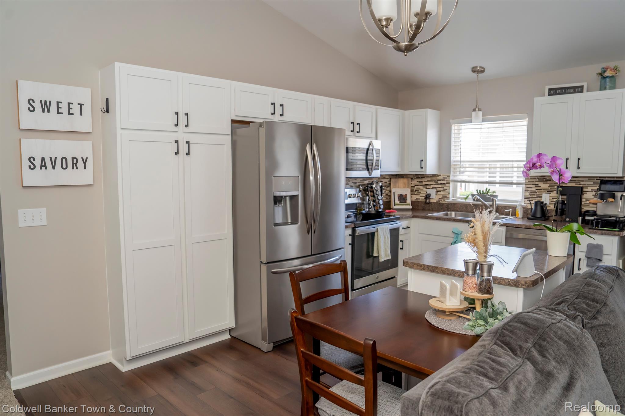 344 North Wixom Road Wixom, MI 48393 - Photo 4 of 22 Gallery Image 4