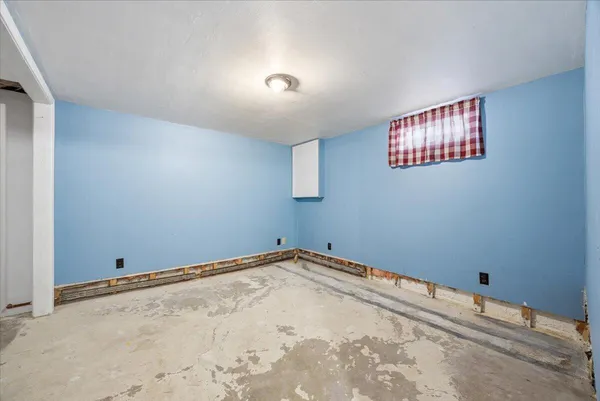 $389,000 | 52 Rosemont Avenue, Waterboro, ME 04061