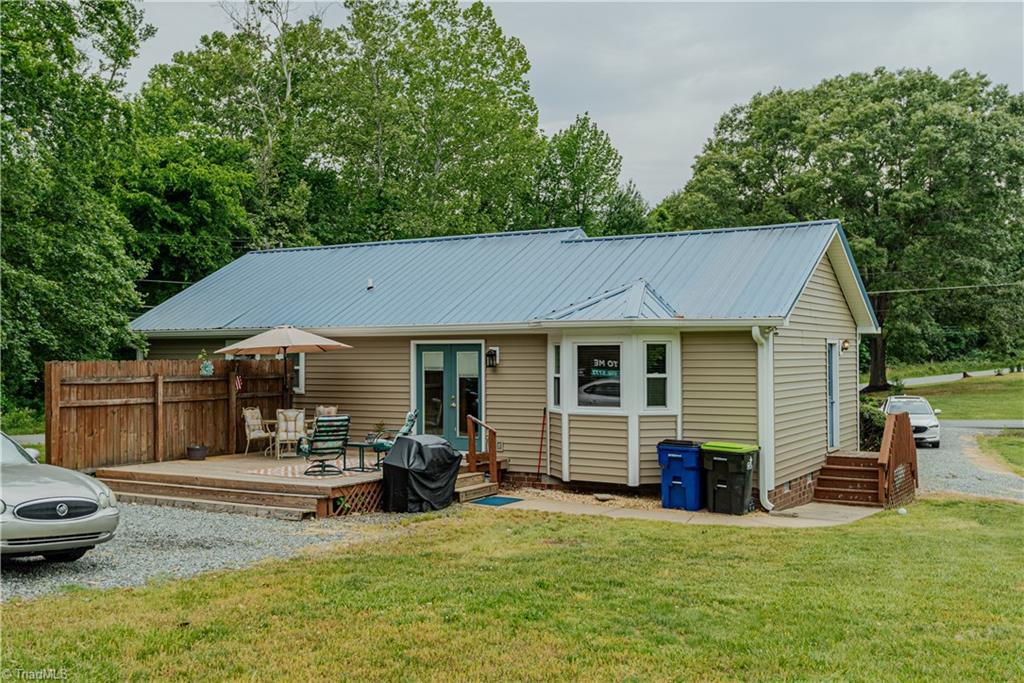 403 Rolling Road Haw River, NC 27258 - Photo 3 of 24