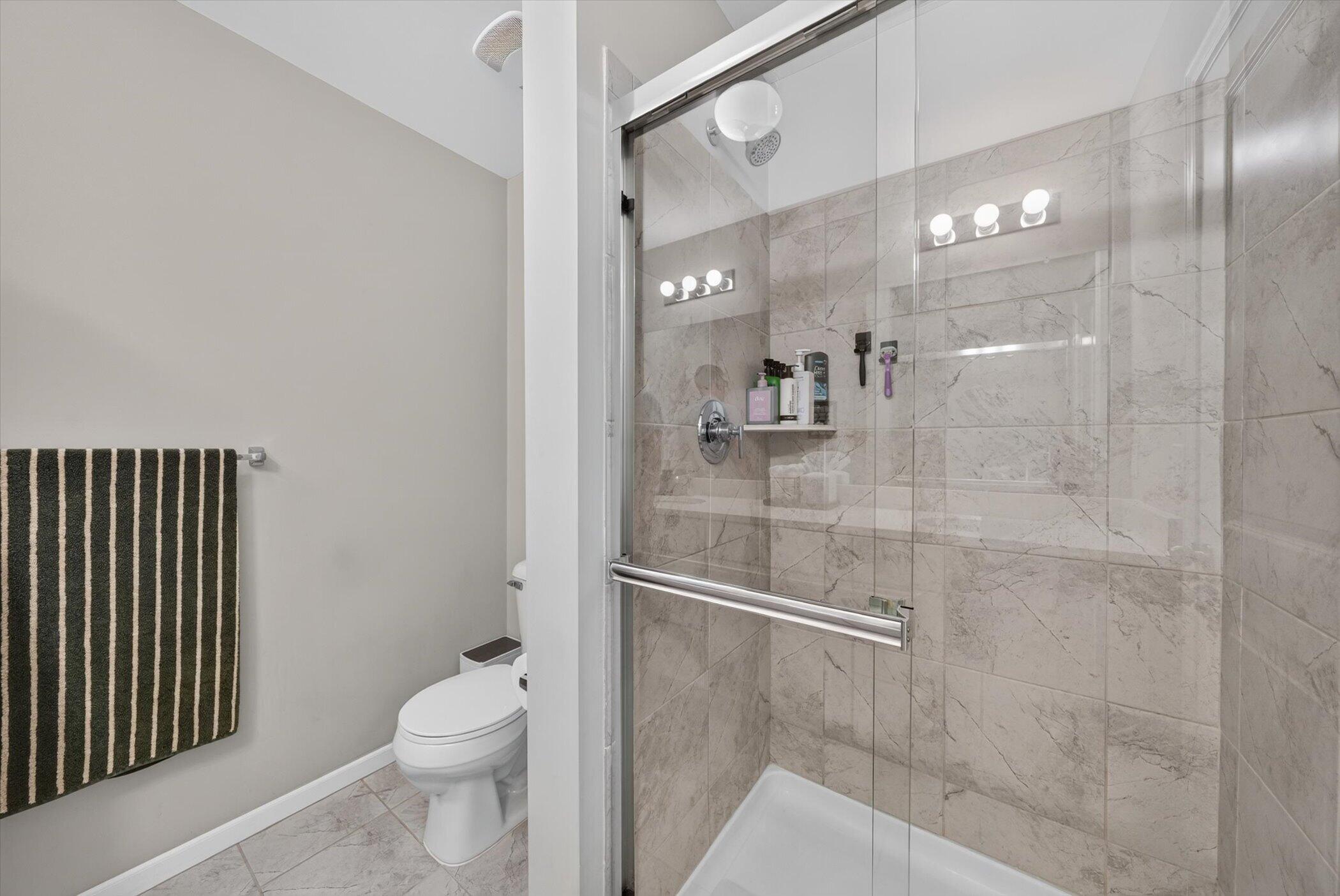 2500 Normandy Road, Unit 67 Royal Oak, MI 48073 - Photo 20 of 28 24-2500-Normandy-Rd-#67-WindowStill-Phot