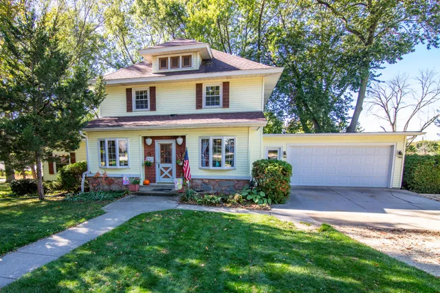 $339,900 | 300 Birchcrest Road, Horicon, WI 53032