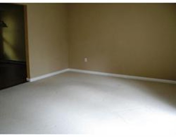 29 Drake Road, Unit 29 Fitchburg, MA 01420 - Photo 4 of 9 Gallery Image 4