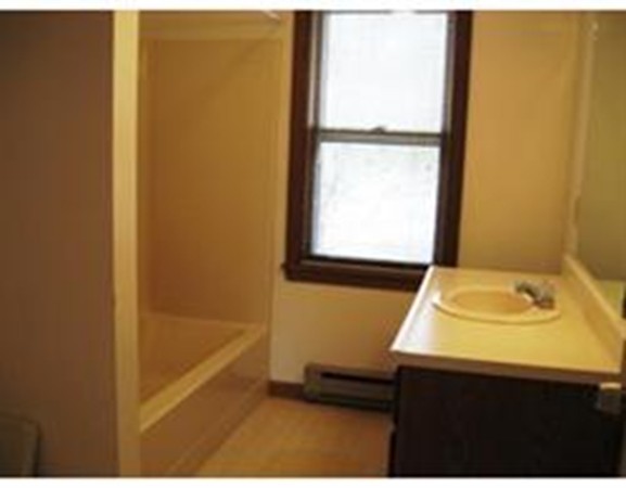 29 Drake Road, Unit 29 Fitchburg, MA 01420 - Photo 6 of 9 Gallery Image 6