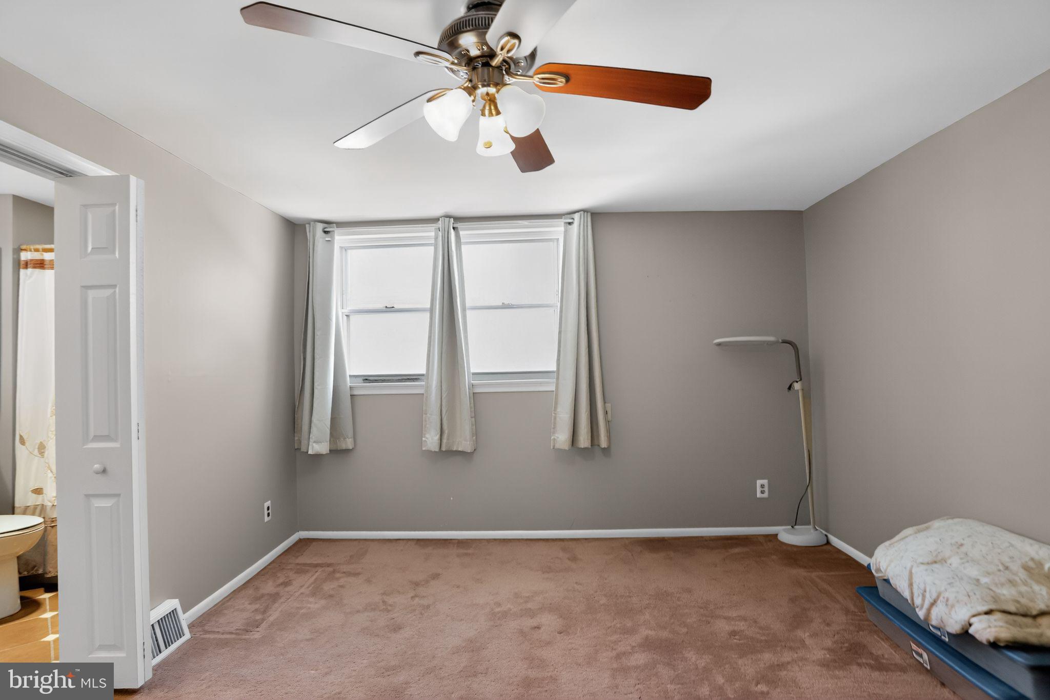 816 Susquehanna Road Philadelphia, PA 19111 - Photo 15 of 33 Gallery Image 15