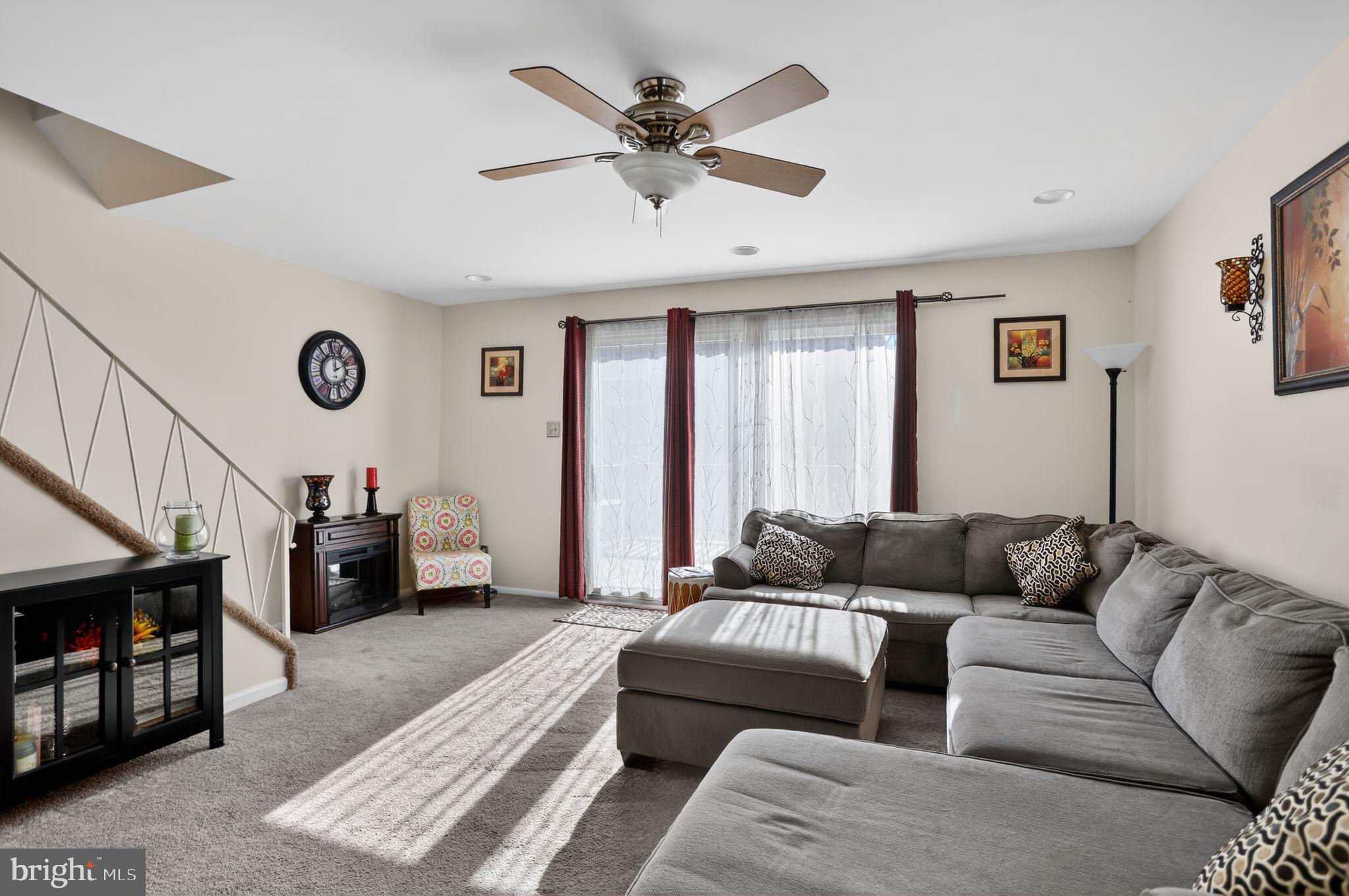 816 Susquehanna Road Philadelphia, PA 19111 - Photo 2 of 33 Gallery Image 2