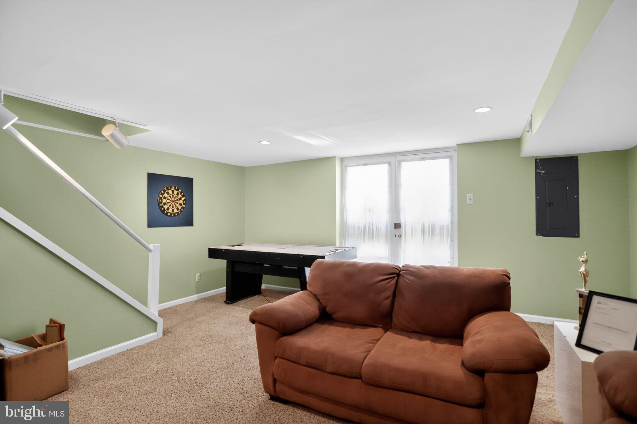 816 Susquehanna Road Philadelphia, PA 19111 - Photo 22 of 33 Gallery Image 22
