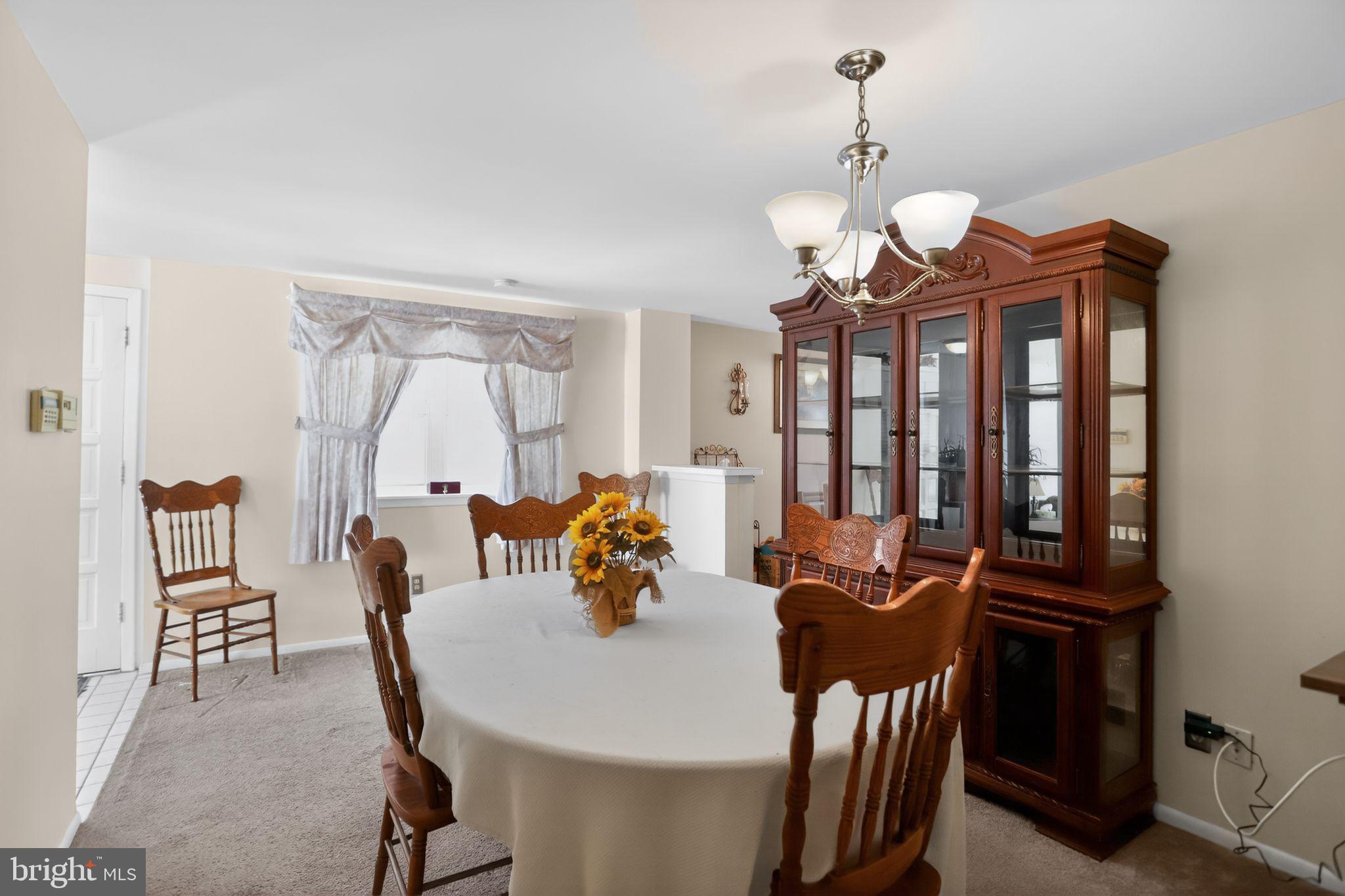 816 Susquehanna Road Philadelphia, PA 19111 - Photo 5 of 33 Gallery Image 5