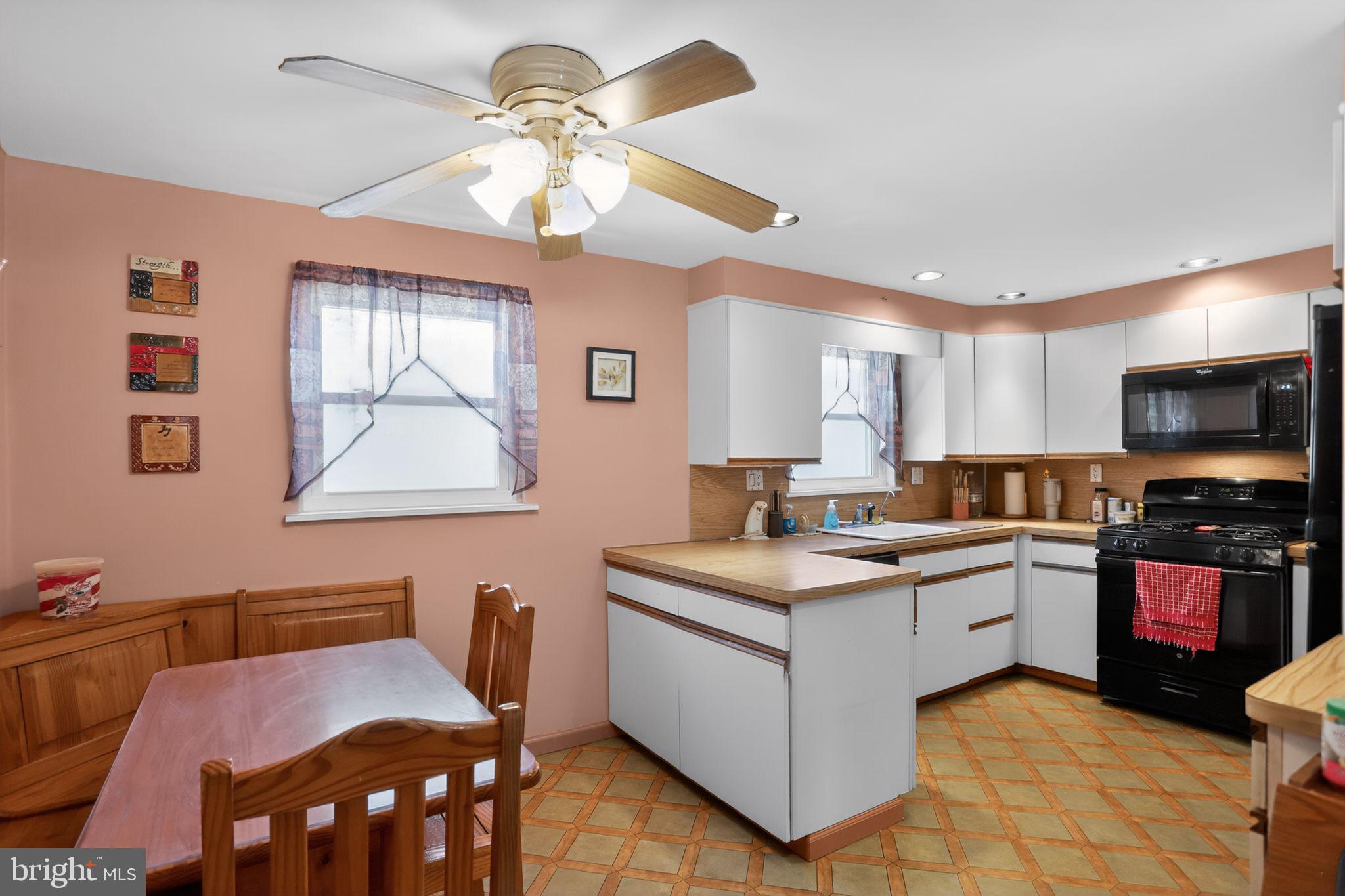 816 Susquehanna Road Philadelphia, PA 19111 - Photo 7 of 33 Gallery Image 7