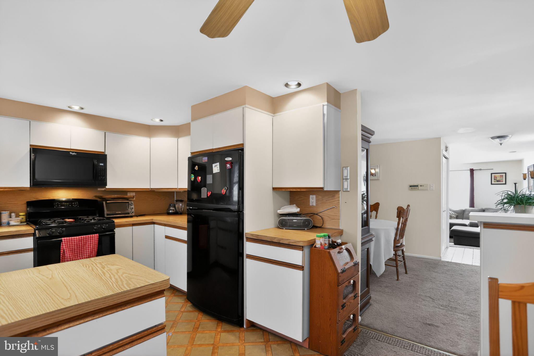 816 Susquehanna Road Philadelphia, PA 19111 - Photo 8 of 33 Gallery Image 8