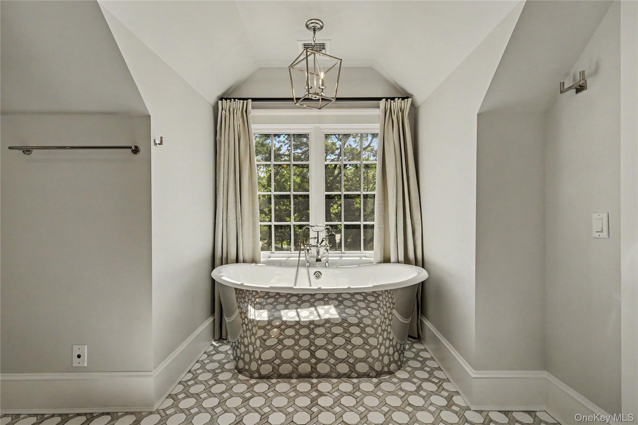 4 Commodore Avenue Rye, NY 10580 - Photo 26 of 43 Gallery Image 26
