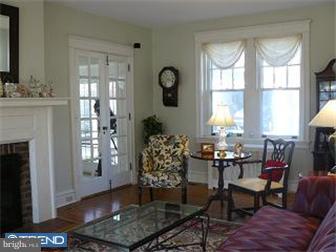 31 Penarth Road Bala Cynwyd, PA 19004 - Photo 2 of 12 Living Room