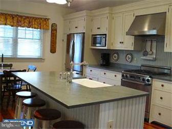 31 Penarth Road Bala Cynwyd, PA 19004 - Photo 4 of 12 Kitchen