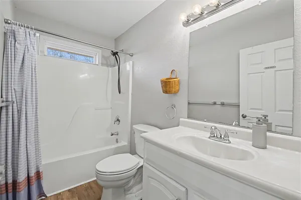 $299,900 | 135 Senecatu Drive, Waterloo, SC 29384