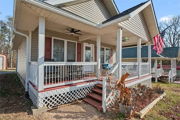 $299,900 | 135 Senecatu Drive, Waterloo, SC 29384