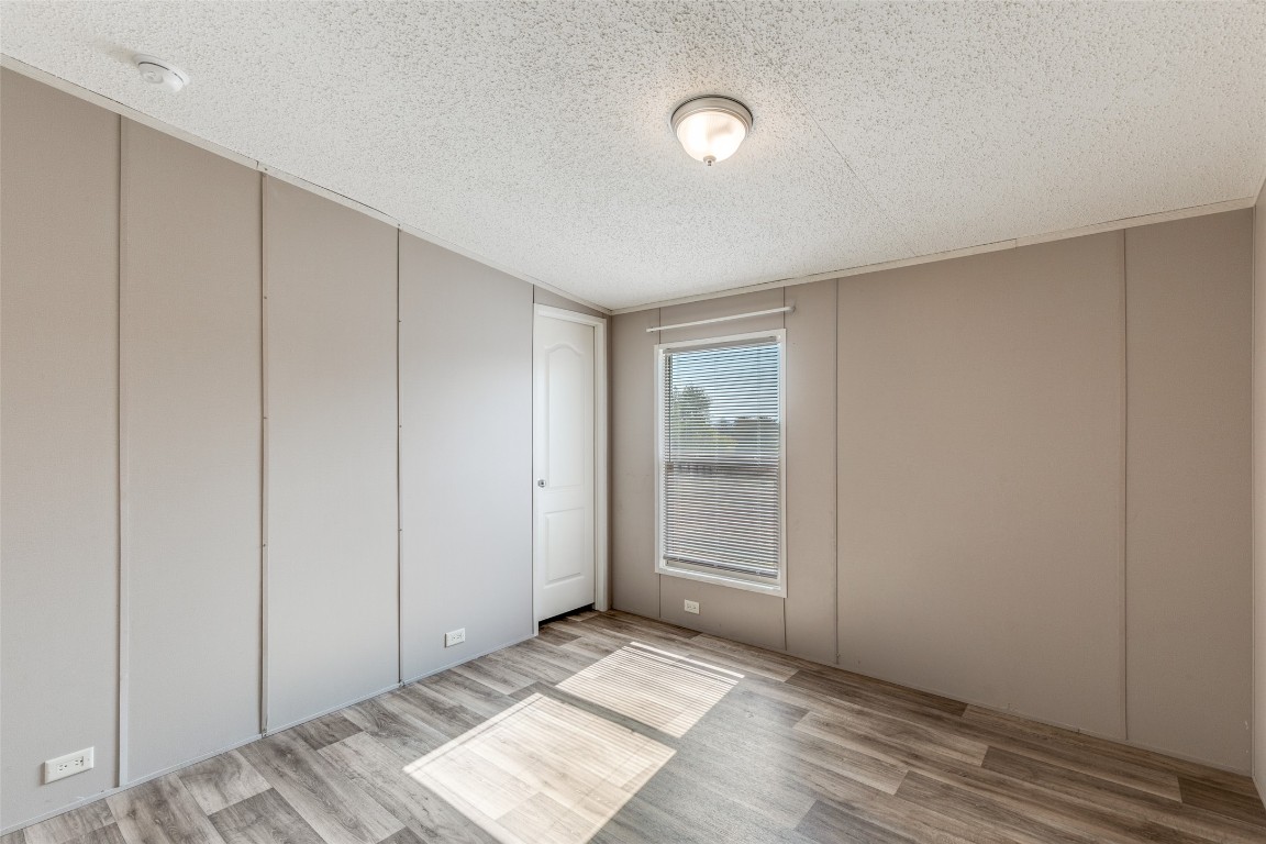 346 Rancho Linda Drive Lockhart, TX 78644 - Photo 20 of 25 a view of an empty room and window
