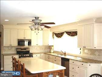 1090 Grenoble Road Warminster, PA 18974 - Photo 3 of 6 Kitchen