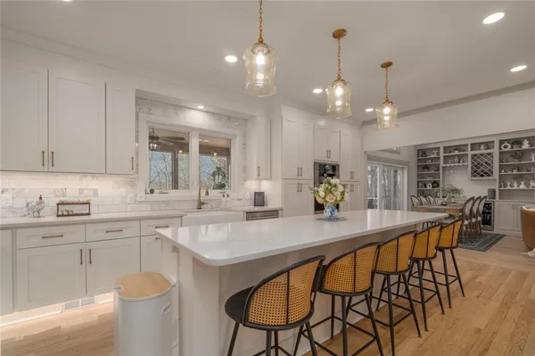 $1,600,000 | 463 East Valley Road Northeast, Rydal, GA 30171