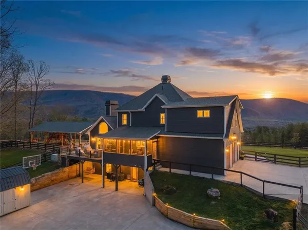 $1,600,000 | 463 East Valley Road Northeast, Rydal, GA 30171