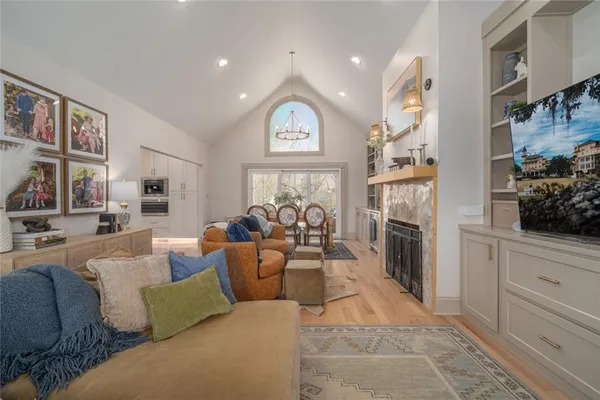 $1,600,000 | 463 East Valley Road Northeast, Rydal, GA 30171