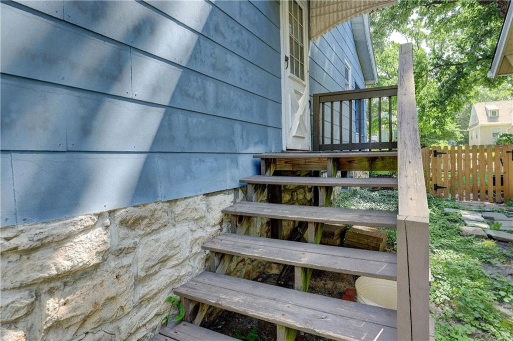 6108 Rockhill Road Kansas City, MO 64110 - Photo 22 of 27