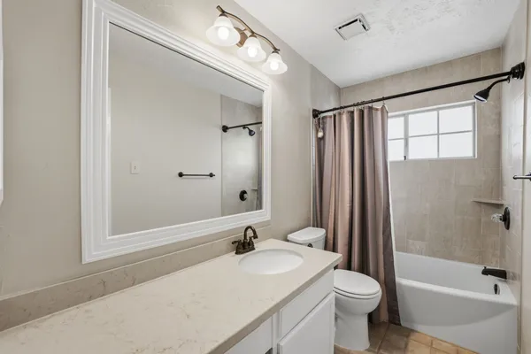 $625,000 | 34 Outervale Place, The Woodlands, TX 77381