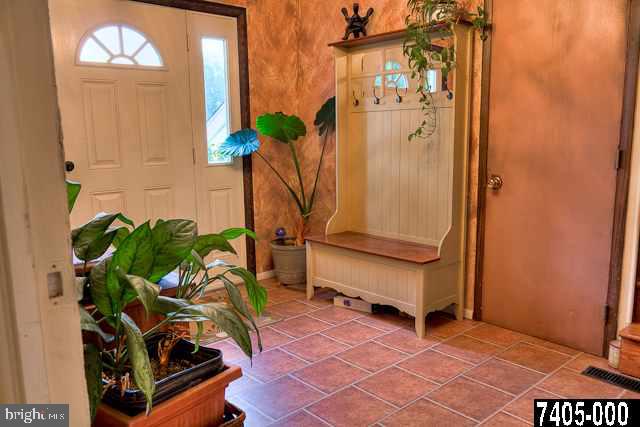 2420 Dunbar Road York, PA 17408 - Photo 3 of 17