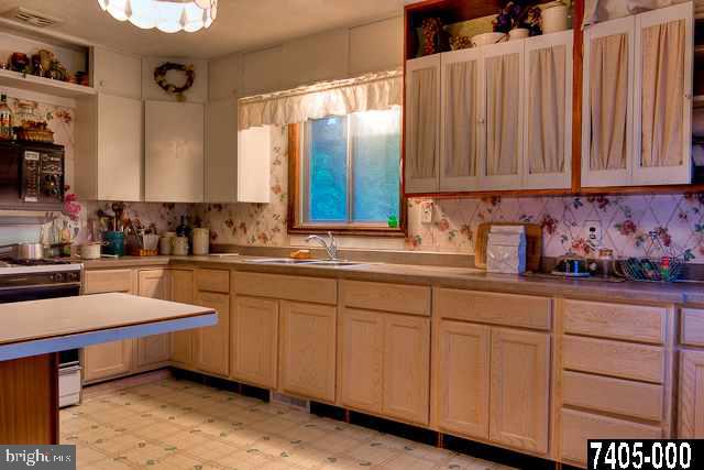 2420 Dunbar Road York, PA 17408 - Photo 7 of 17