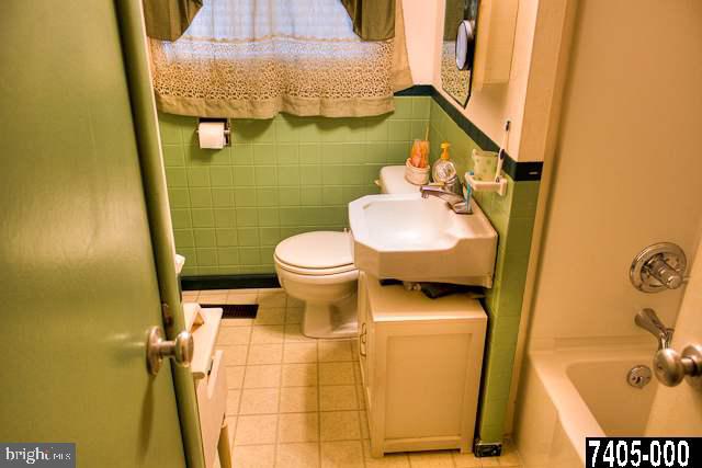 2420 Dunbar Road York, PA 17408 - Photo 10 of 17