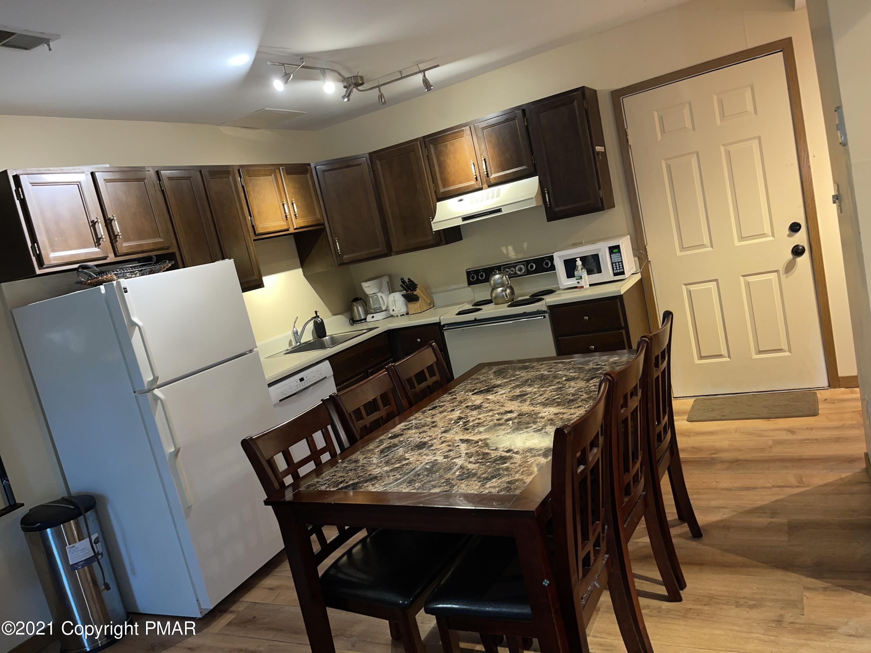 331 Crewe Court Bushkill, PA 18324 - Photo 6 of 30 Photo Jul 08, 3 50 03 PM